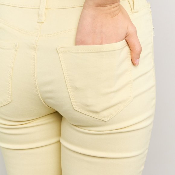 YMI Jeanswear Kate Hyper-Stretch Full Size Mid-Rise Skinny Jeans in Banana Cream - Picture 7 of 8